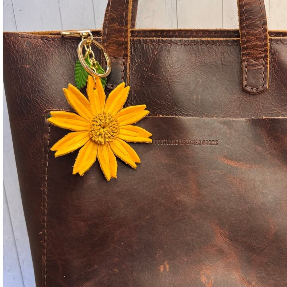 Genuine Leather Daisy Flower Bag Round Yellow Flower Charm Crossbody Purse Bag